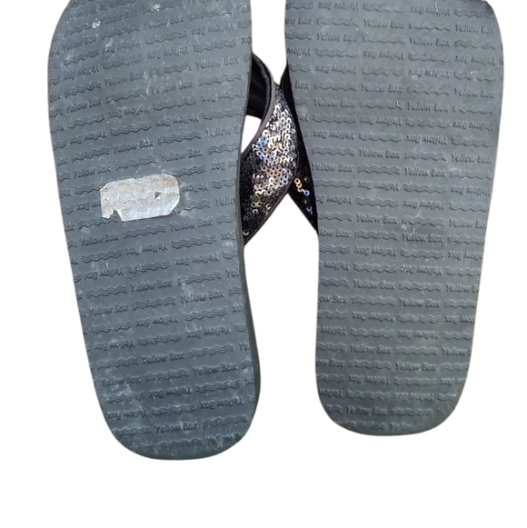 Yellow Box Chamomile Gray - Picture 2 of 2